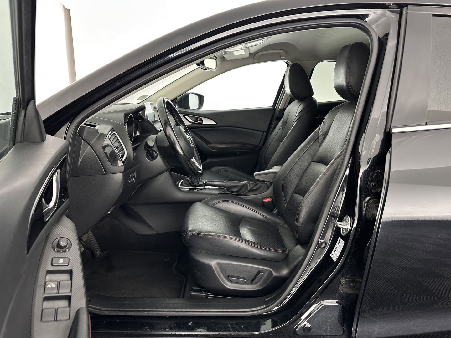 Mazda 3 2.2D Skylease GT *LEATHER | CRUISE | HEATED-COMFORTSEATS | HEAD UP | PRIVACYGLASS | XENON | TOWBAR | LANE-ASSIST |  18"ALU*