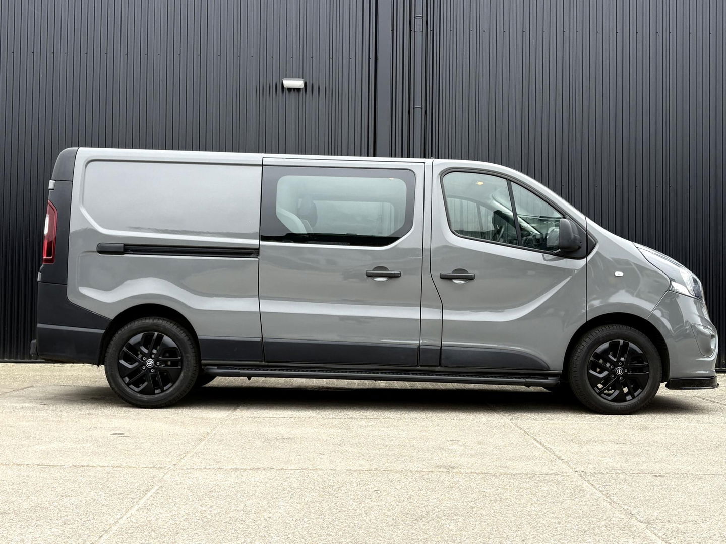 Opel Vivaro 1.6 CDTI 120pk L2H1 DC Edition | Marge | Navigatie | Trekhaak | STEPS | LMV | SPOILER