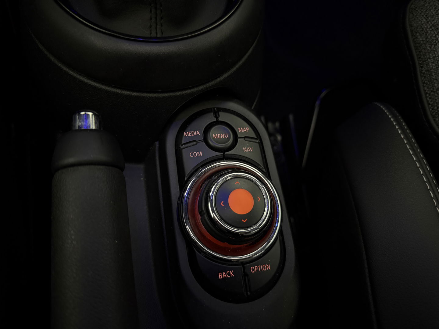 MINI Cooper 1.5 Cooper JCW | Pano | Virtual | Sfeer | Carplay | Cruise | Stoelverw. | Navi | Parkeersens.