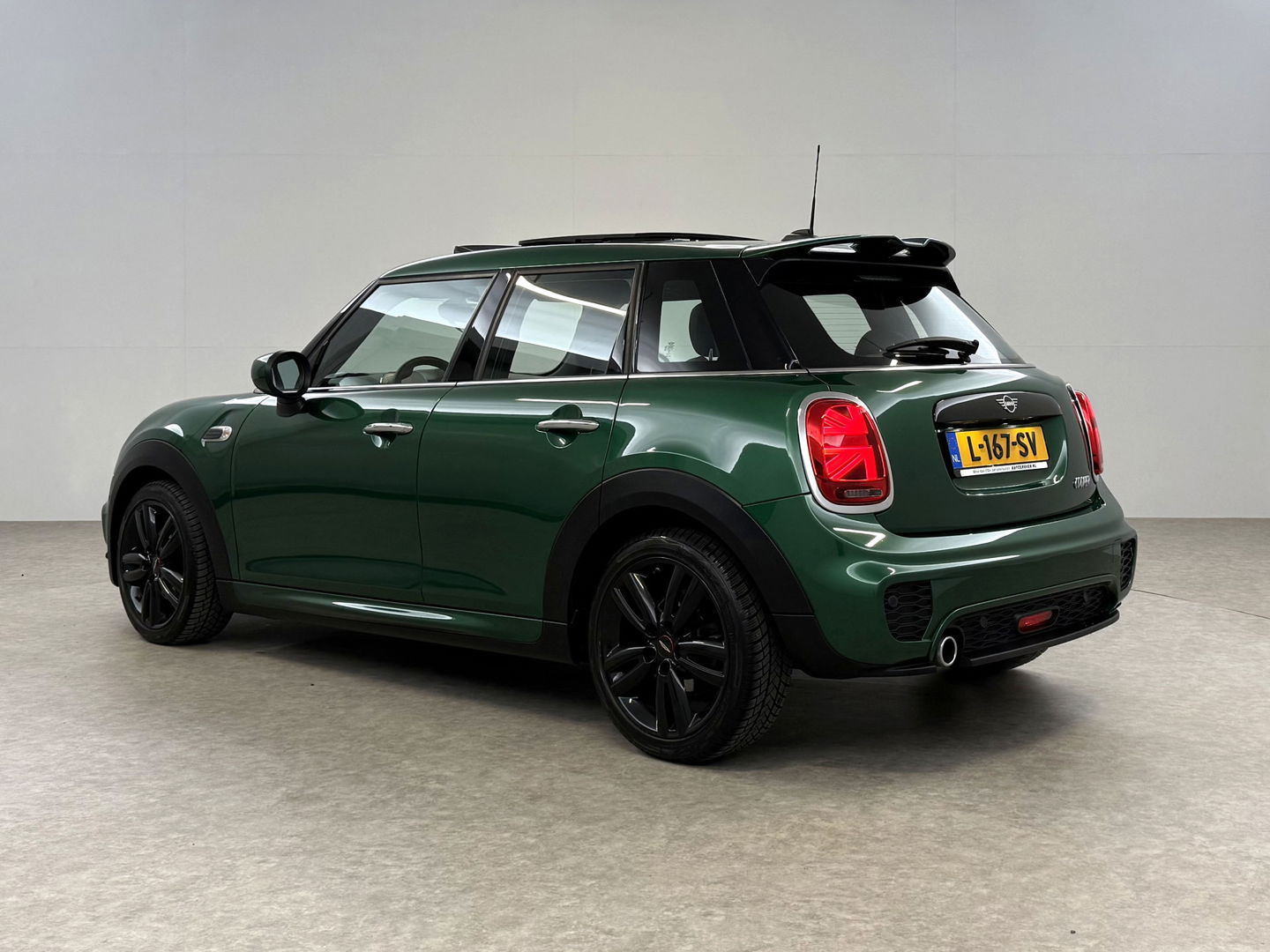 MINI Cooper 1.5 Cooper JCW | Pano | Virtual | Sfeer | Carplay | Cruise | Stoelverw. | Navi | Parkeersens.