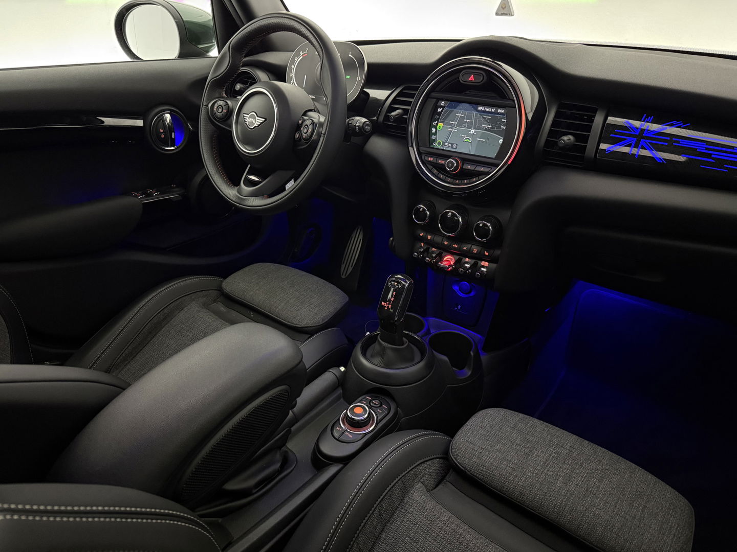 MINI Cooper 1.5 Cooper JCW | Pano | Virtual | Sfeer | Carplay | Cruise | Stoelverw. | Navi | Parkeersens.