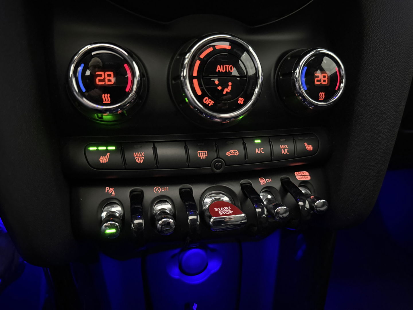 MINI Cooper 1.5 Cooper JCW | Pano | Virtual | Sfeer | Carplay | Cruise | Stoelverw. | Navi | Parkeersens.