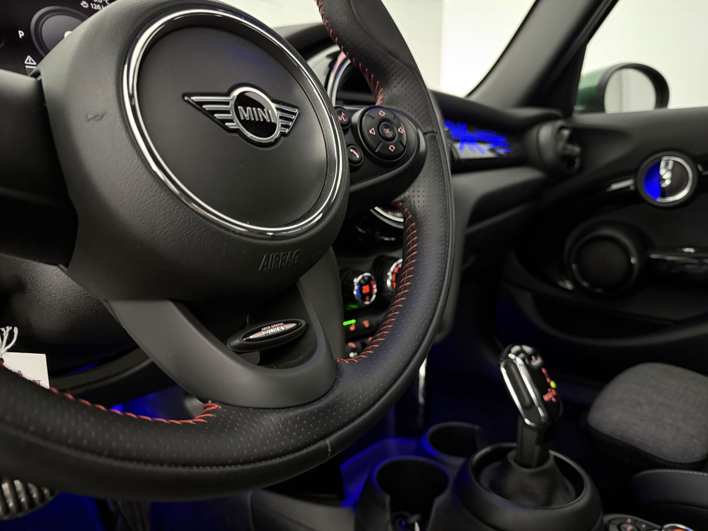 MINI Cooper 1.5 Cooper JCW | Pano | Virtual | Sfeer | Carplay | Cruise | Stoelverw. | Navi | Parkeersens.