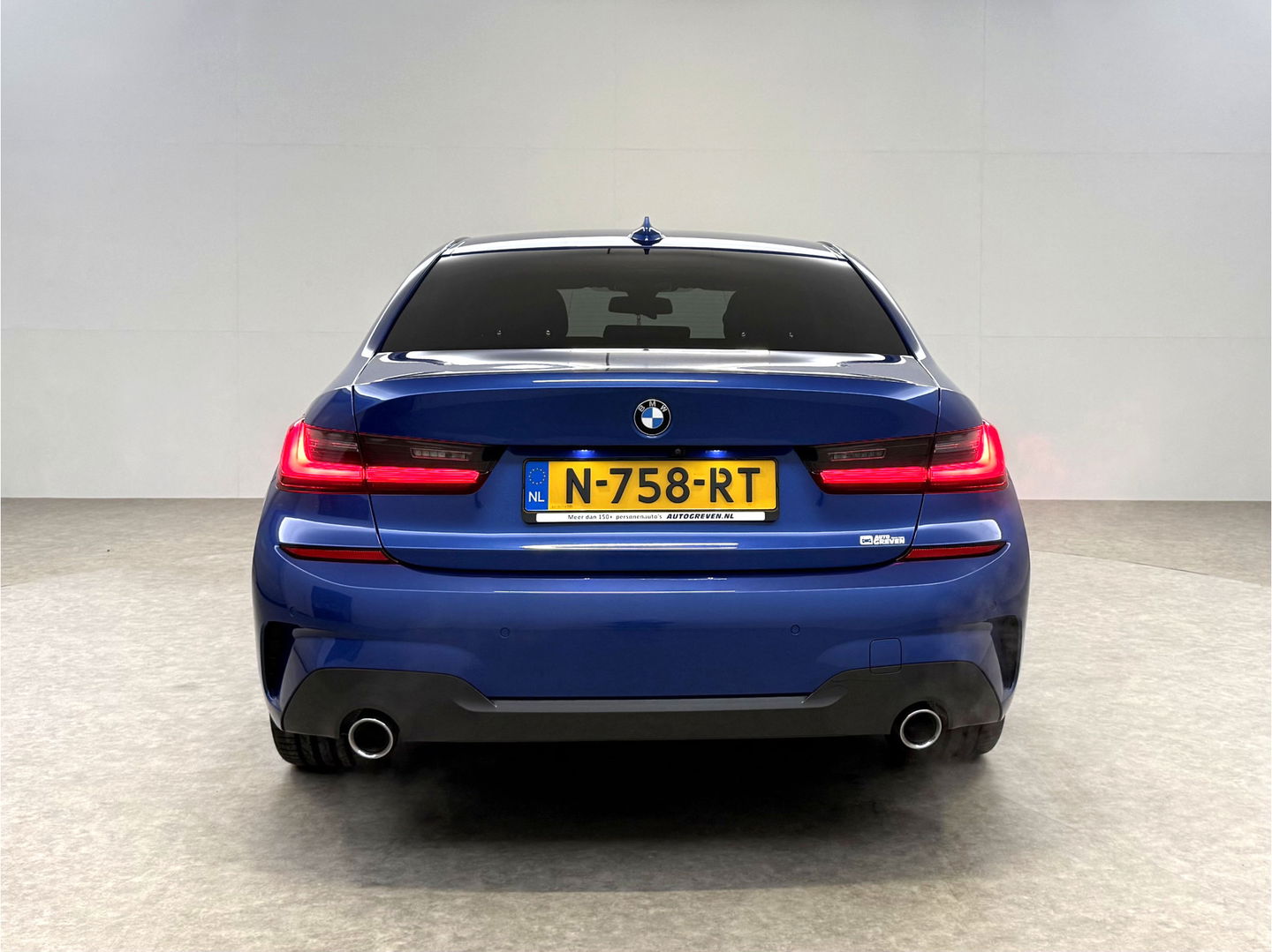 BMW 3 Serie 318i High Executive M-Sport | Pano | Virtual | Sfeer | Camera | HuD | Carplay | Stoelverw.