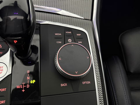 BMW 3 Serie 318i High Executive M-Sport | Pano | Virtual | Sfeer | Camera | HuD | Carplay | Stoelverw.