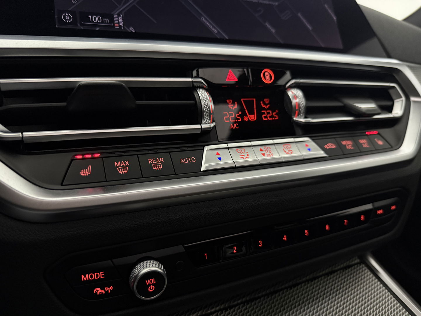 BMW 3 Serie 318i High Executive M-Sport | Pano | Virtual | Sfeer | Camera | HuD | Carplay | Stoelverw.