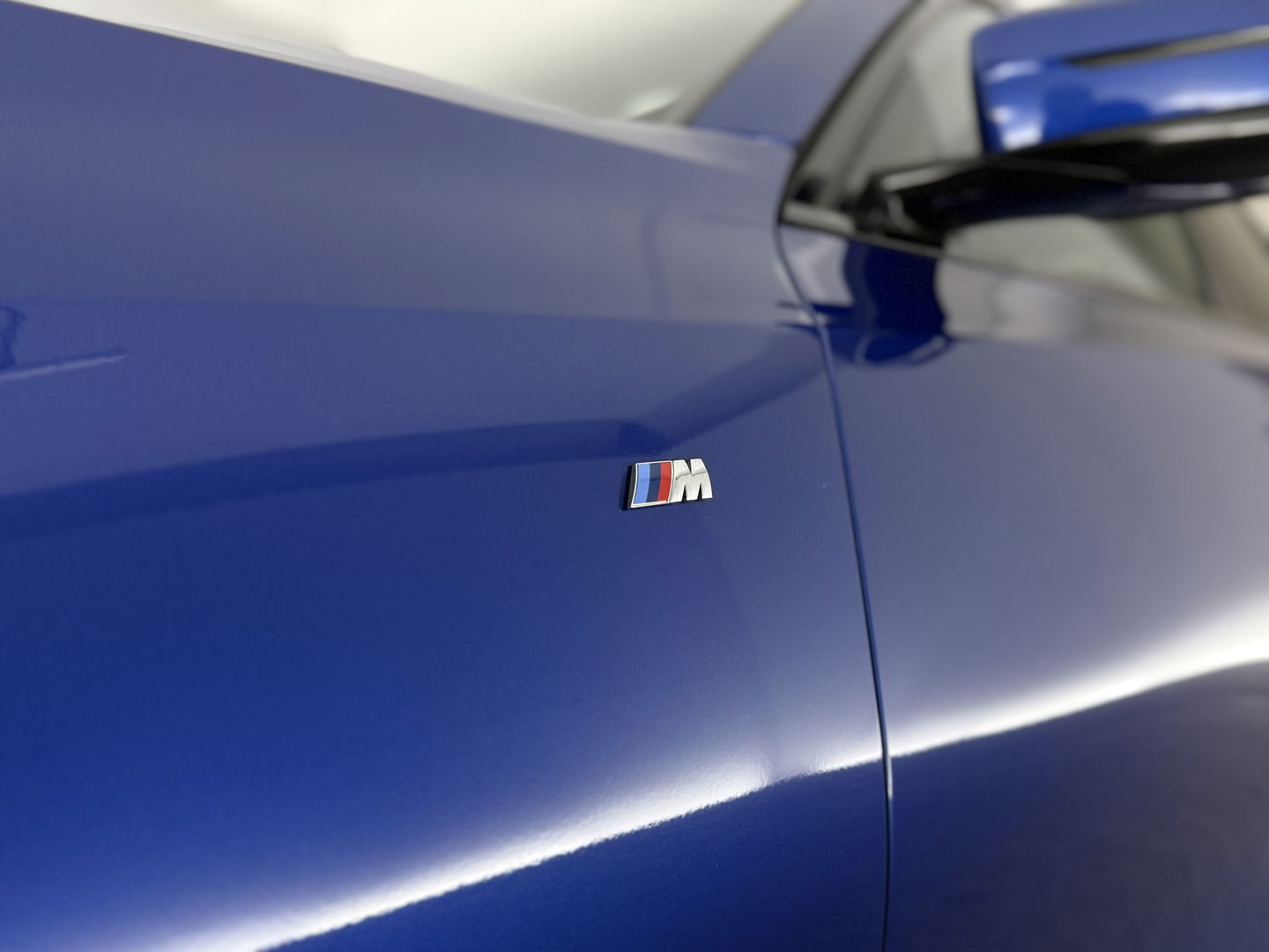 BMW 3 Serie 318i High Executive M-Sport | Pano | Virtual | Sfeer | Camera | HuD | Carplay | Stoelverw.