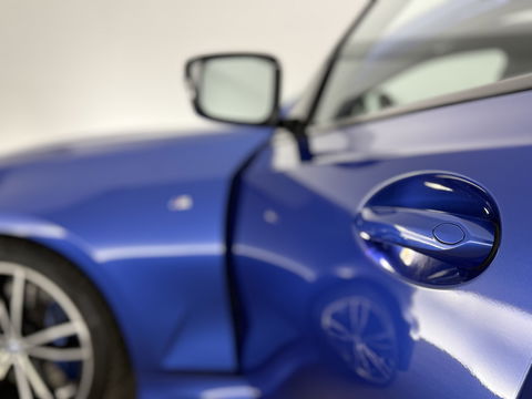 BMW 3 Serie 318i High Executive M-Sport | Pano | Virtual | Sfeer | Camera | HuD | Carplay | Stoelverw.