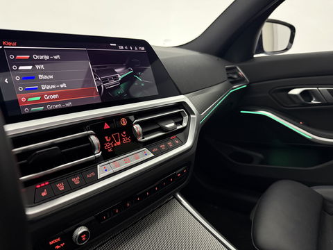 BMW 3 Serie 318i High Executive M-Sport | Pano | Virtual | Sfeer | Camera | HuD | Carplay | Stoelverw.
