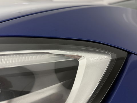 BMW 3 Serie 318i High Executive M-Sport | Pano | Virtual | Sfeer | Camera | HuD | Carplay | Stoelverw.