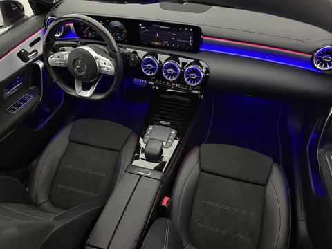 Mercedes-Benz A-Klasse 250 e AMG | Pano | 360° | Virtual | HuD | Memory | Sfeer | Burmester | Carplay | Stoelverw. | Keyless | Adap. Cruise