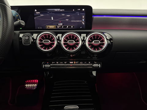 Mercedes-Benz A-Klasse 250 e AMG | Pano | 360° | Virtual | HuD | Memory | Sfeer | Burmester | Carplay | Stoelverw. | Keyless | Adap. Cruise