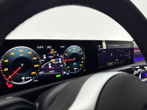 Mercedes-Benz A-Klasse 250 e AMG | Pano | 360° | Virtual | HuD | Memory | Sfeer | Burmester | Carplay | Stoelverw. | Keyless | Adap. Cruise
