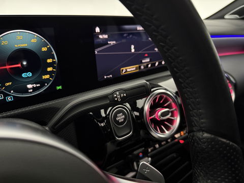 Mercedes-Benz A-Klasse 250 e AMG | Pano | 360° | Virtual | HuD | Memory | Sfeer | Burmester | Carplay | Stoelverw. | Keyless | Adap. Cruise