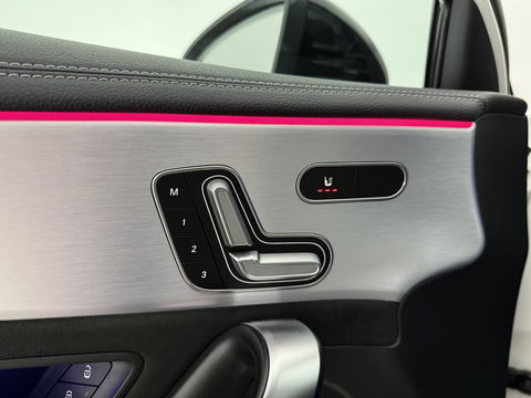 Mercedes-Benz A-Klasse 250 e AMG | Pano | 360° | Virtual | HuD | Memory | Sfeer | Burmester | Carplay | Stoelverw. | Keyless | Adap. Cruise