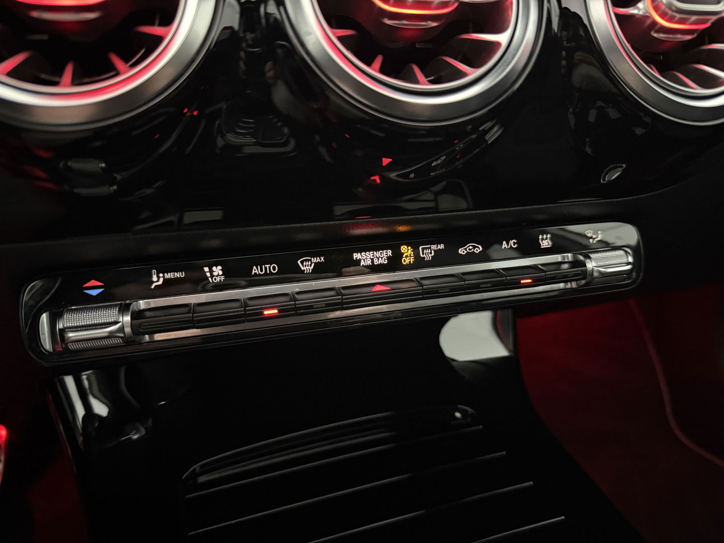 Mercedes-Benz A-Klasse 250 e AMG | Pano | 360° | Virtual | HuD | Memory | Sfeer | Burmester | Carplay | Stoelverw. | Keyless | Adap. Cruise