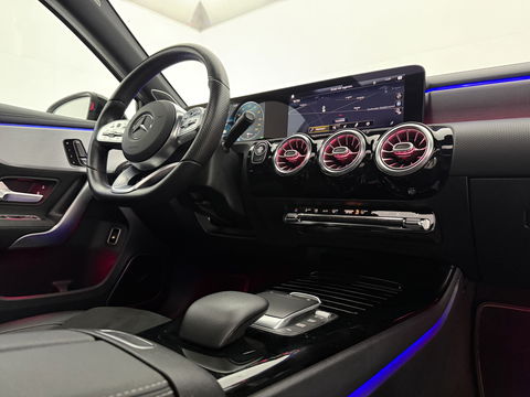 Mercedes-Benz A-Klasse 250 e AMG | Pano | 360° | Virtual | HuD | Memory | Sfeer | Burmester | Carplay | Stoelverw. | Keyless | Adap. Cruise