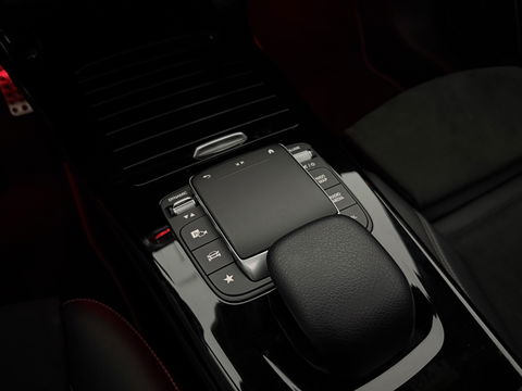 Mercedes-Benz A-Klasse 250 e AMG | Pano | 360° | Virtual | HuD | Memory | Sfeer | Burmester | Carplay | Stoelverw. | Keyless | Adap. Cruise