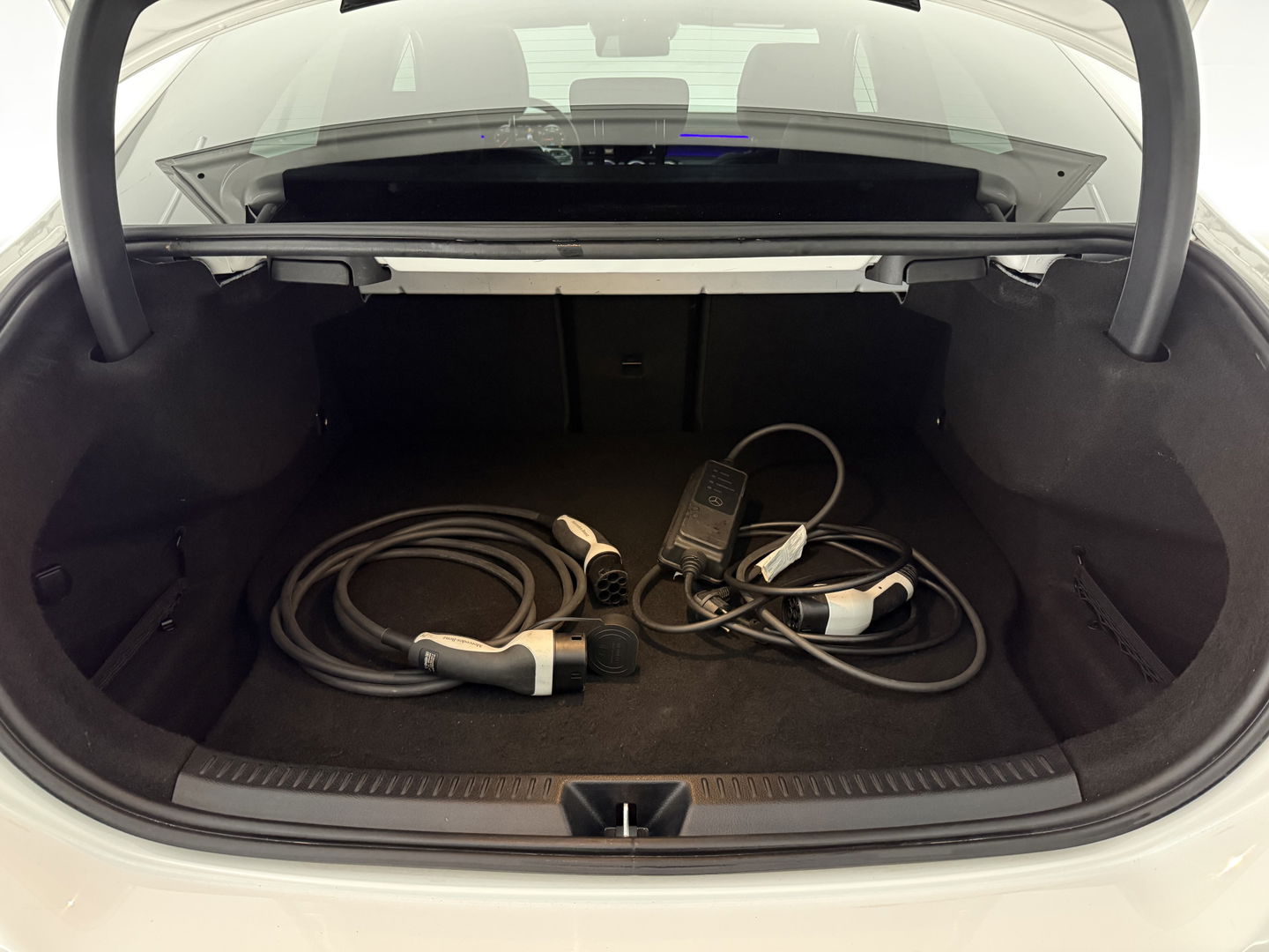 Mercedes-Benz A-Klasse 250 e AMG | Pano | 360° | Virtual | HuD | Memory | Sfeer | Burmester | Carplay | Stoelverw. | Keyless | Adap. Cruise