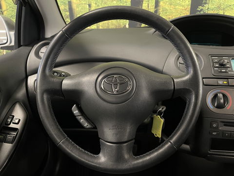 Toyota Yaris 1.3 VVT-i S-Line | Origineel Nederlands | Unieke Kilometerstand! | Lichtmetaal 14'' | Centrale Vergrendeling | stuurwiel Multifunctioneel |
