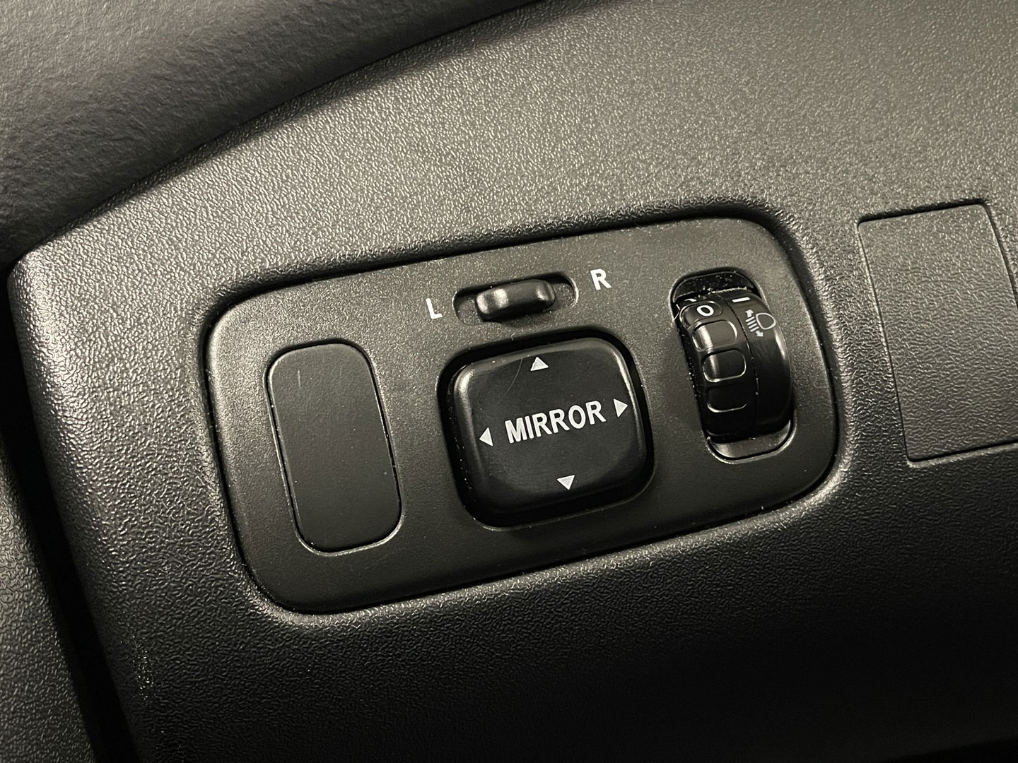 Toyota Yaris 1.3 VVT-i S-Line | Origineel Nederlands | Unieke Kilometerstand! | Lichtmetaal 14'' | Centrale Vergrendeling | stuurwiel Multifunctioneel |