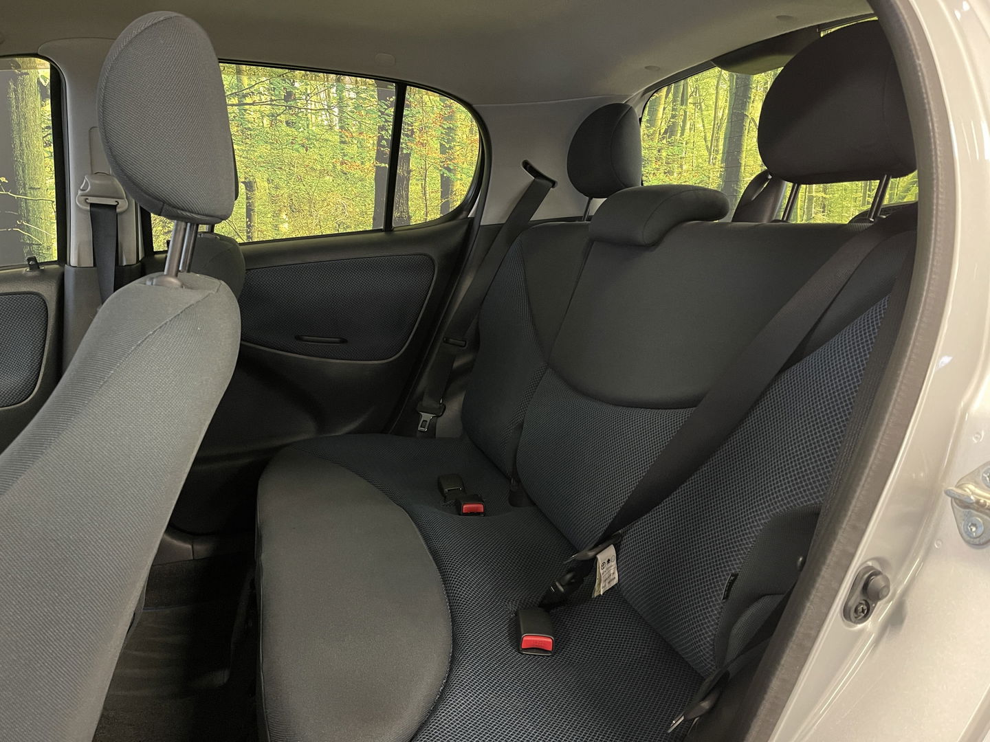 Toyota Yaris 1.3 VVT-i S-Line | Origineel Nederlands | Unieke Kilometerstand! | Lichtmetaal 14'' | Centrale Vergrendeling | stuurwiel Multifunctioneel |