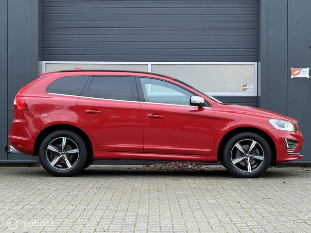 Volvo XC60 - 2.0 D3 Geartronic-8 R-design Unieke auto-nav-trekhaak-standkachel-adaptieve cruise