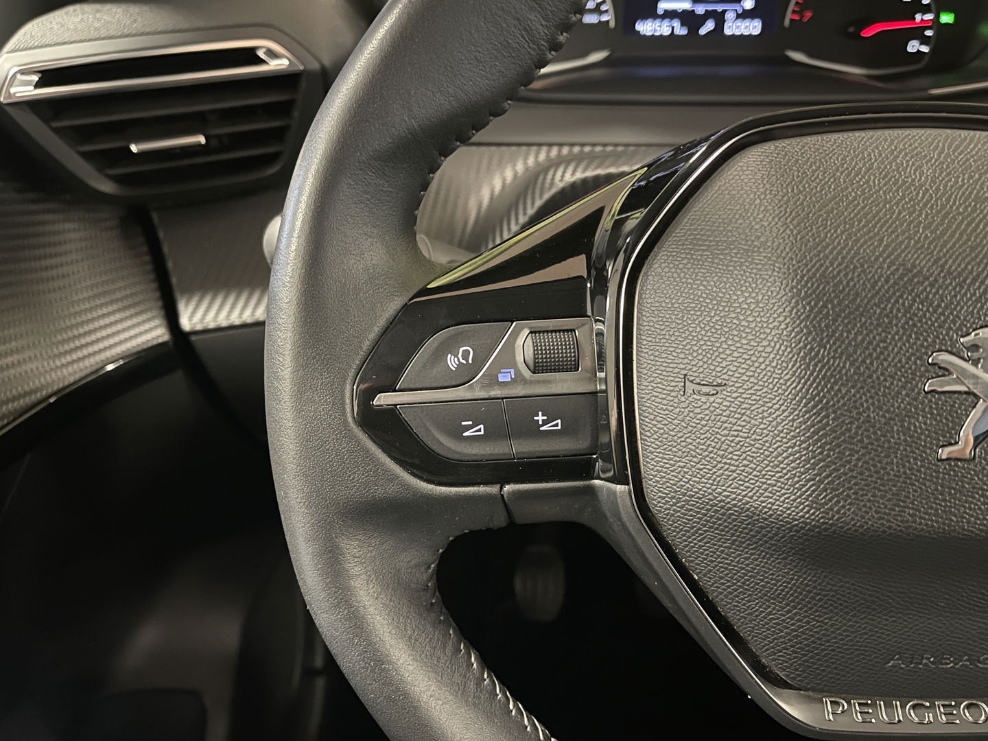 Peugeot 208 1.2 PureTech Active Pack | Origineel Nederlands | Apple Carplay | Android Auto | Lane Assist | Cruise Control | DAB | Navigatie |