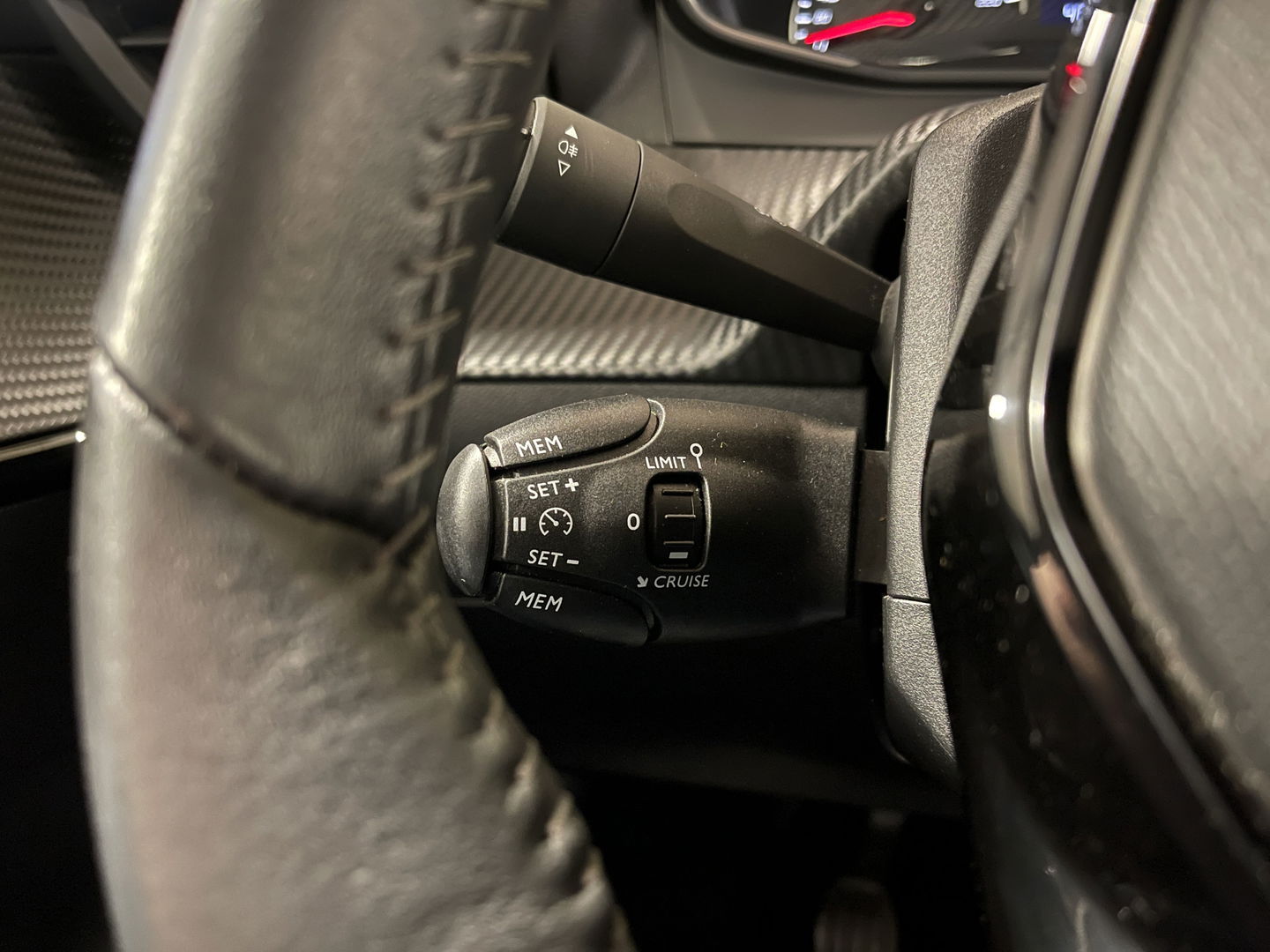 Peugeot 208 1.2 PureTech Active Pack | Origineel Nederlands | Apple Carplay | Android Auto | Lane Assist | Cruise Control | DAB | Navigatie |