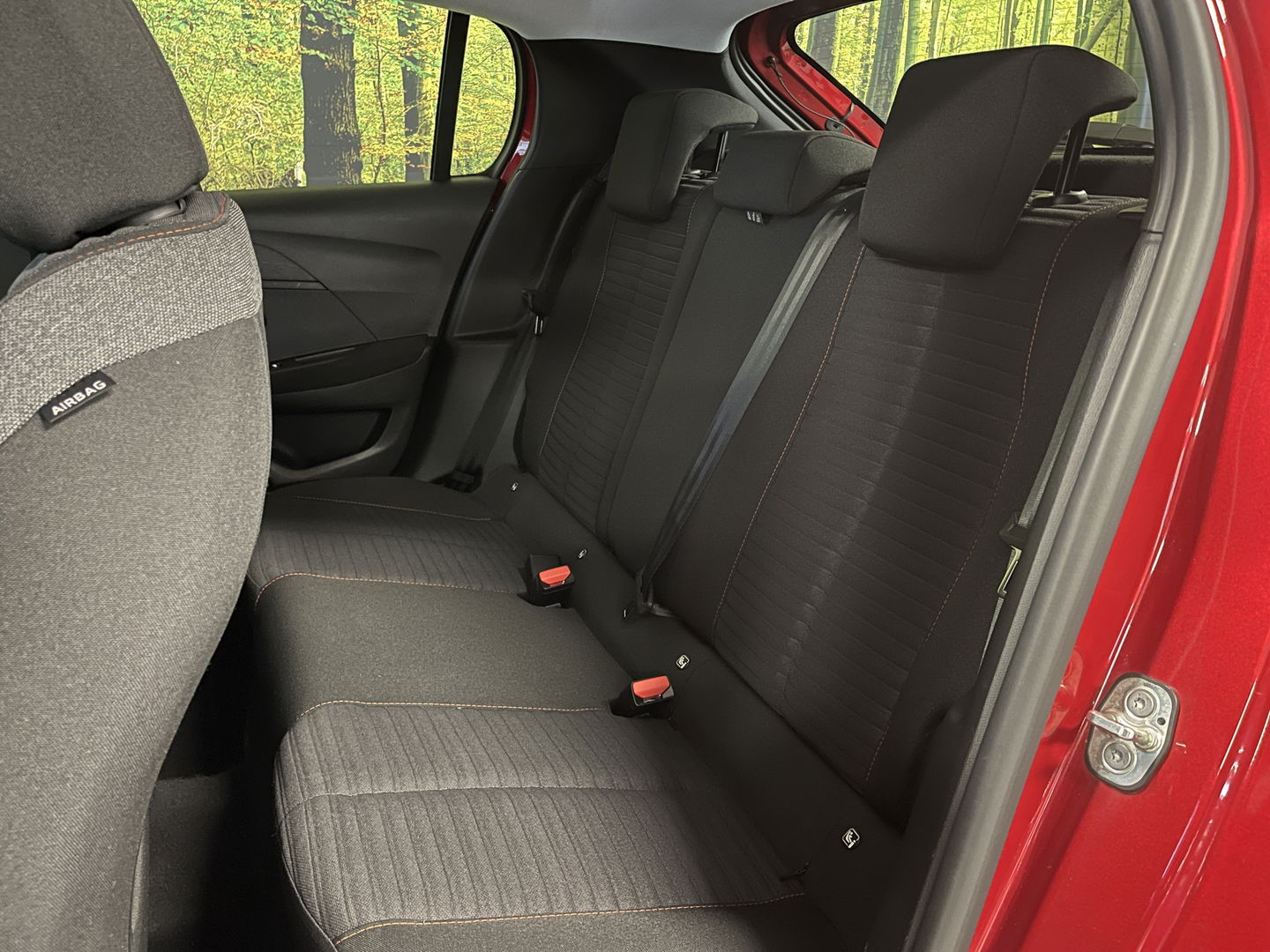 Peugeot 208 1.2 PureTech Active Pack | Origineel Nederlands | Apple Carplay | Android Auto | Lane Assist | Cruise Control | DAB | Navigatie |