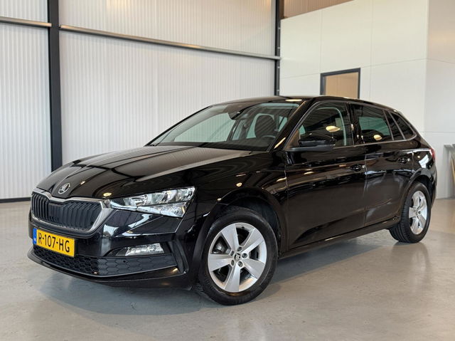 Škoda Scala - 1.0 TSI 81kW Ambition|Navi|CarPlay|AirCo|Cruise|