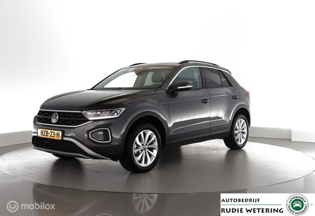 Volkswagen T-Roc - 1.5 TSI 150pk Automaat Business led|nav|cam|dab|tel|acc|lmv17