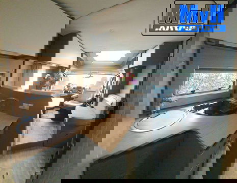 LMC H730G Lift 165 PK-HEFBED-OFFGRID-AIRCO-TV-GARANTIE