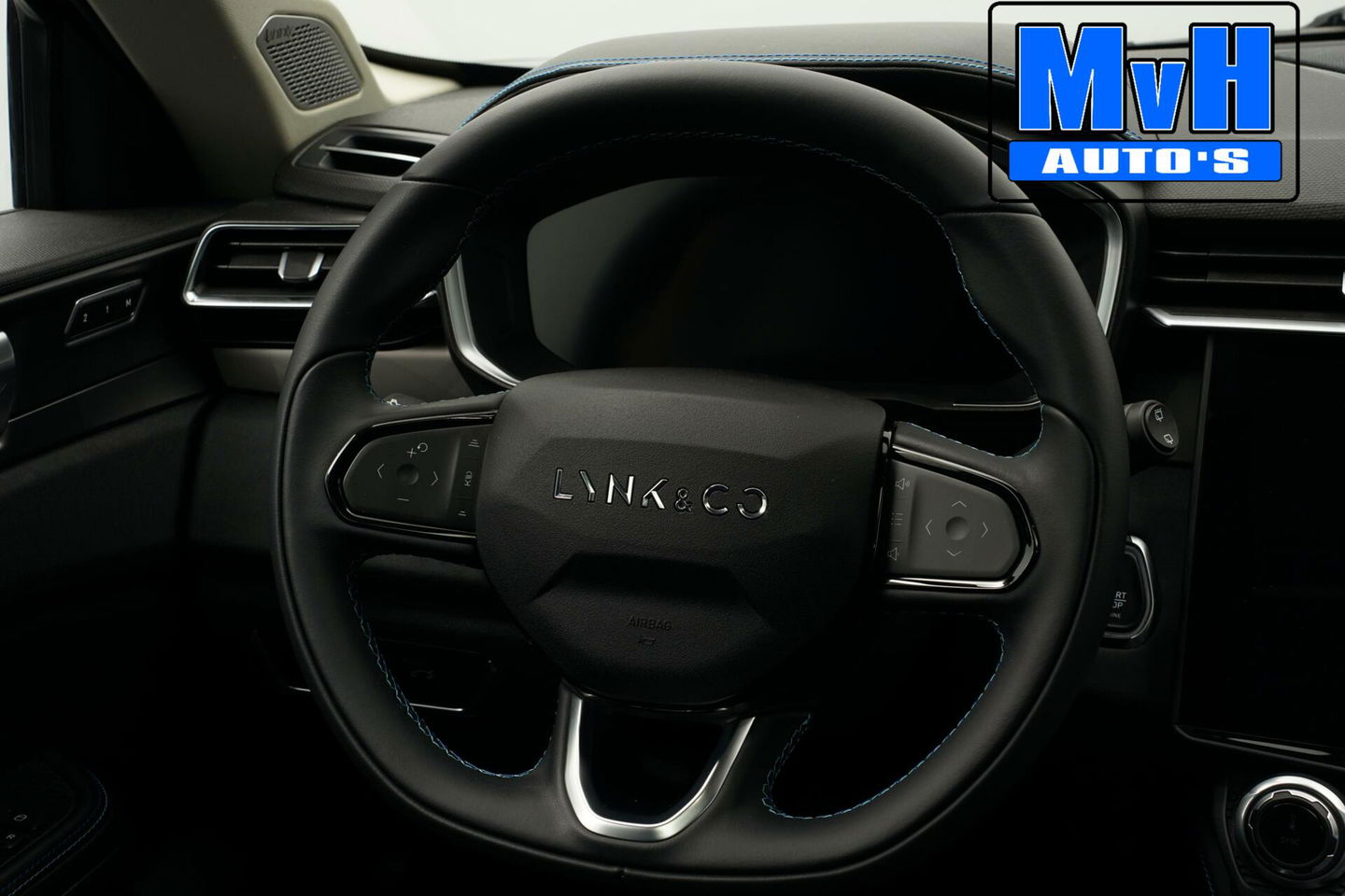 Lynk & Co 01 1.5 Plug-in Hybride|FULL BLACK|360°CAM|PANO|NAP