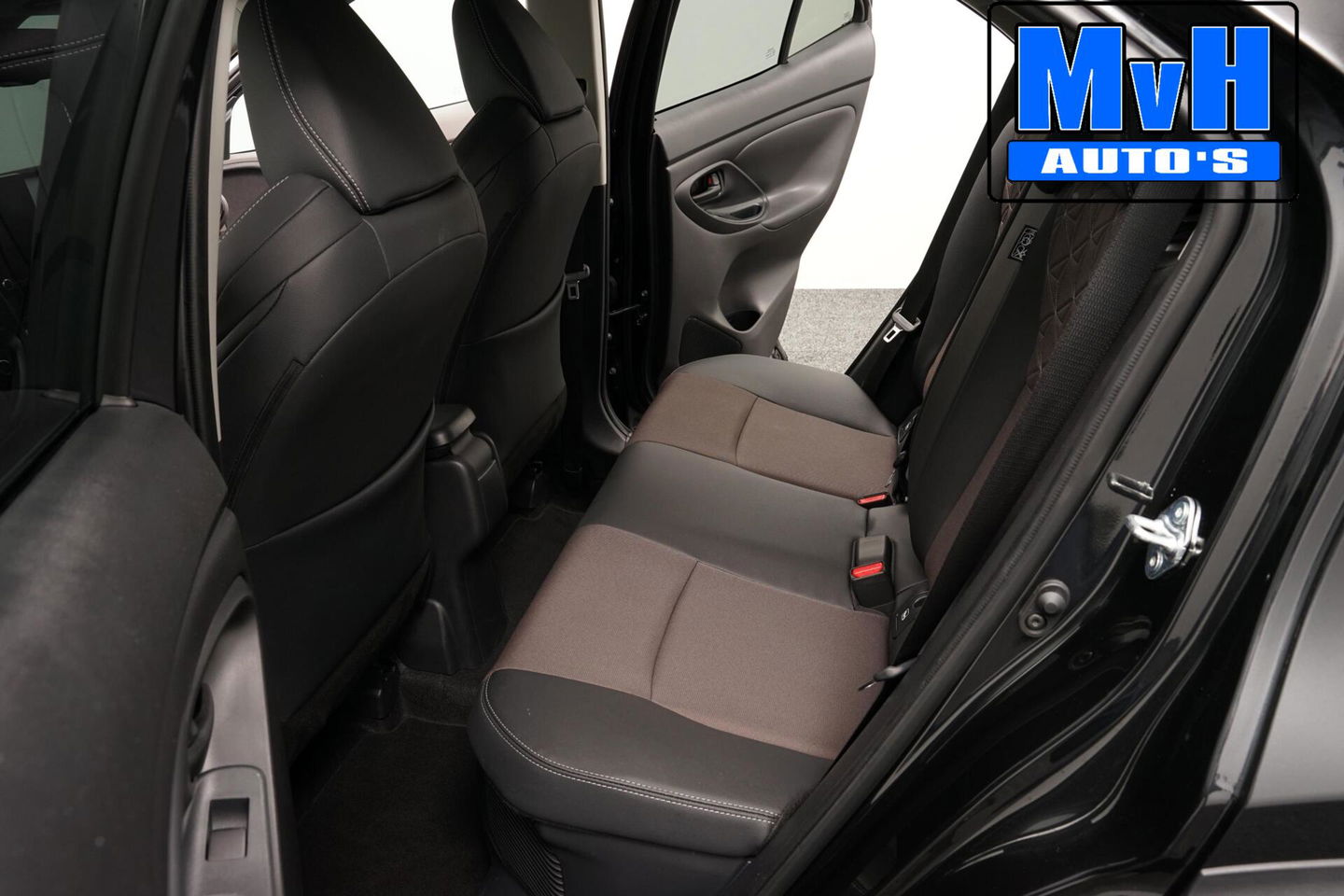 Toyota Yaris Cross 1.5 Hybrid 130 Executive|STUUR/STOELVERWARMING