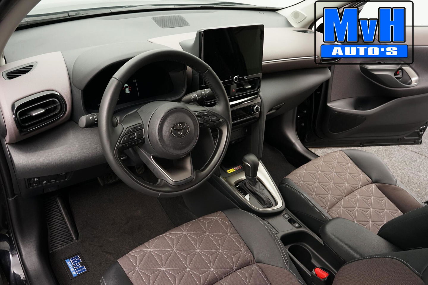 Toyota Yaris Cross 1.5 Hybrid 130 Executive|STUUR/STOELVERWARMING