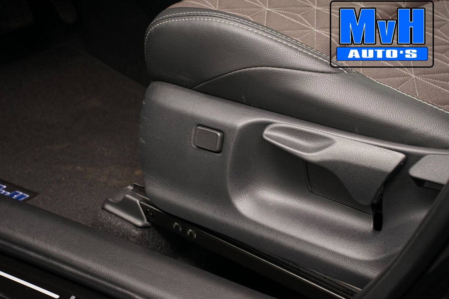 Toyota Yaris Cross 1.5 Hybrid 130 Executive|STUUR/STOELVERWARMING