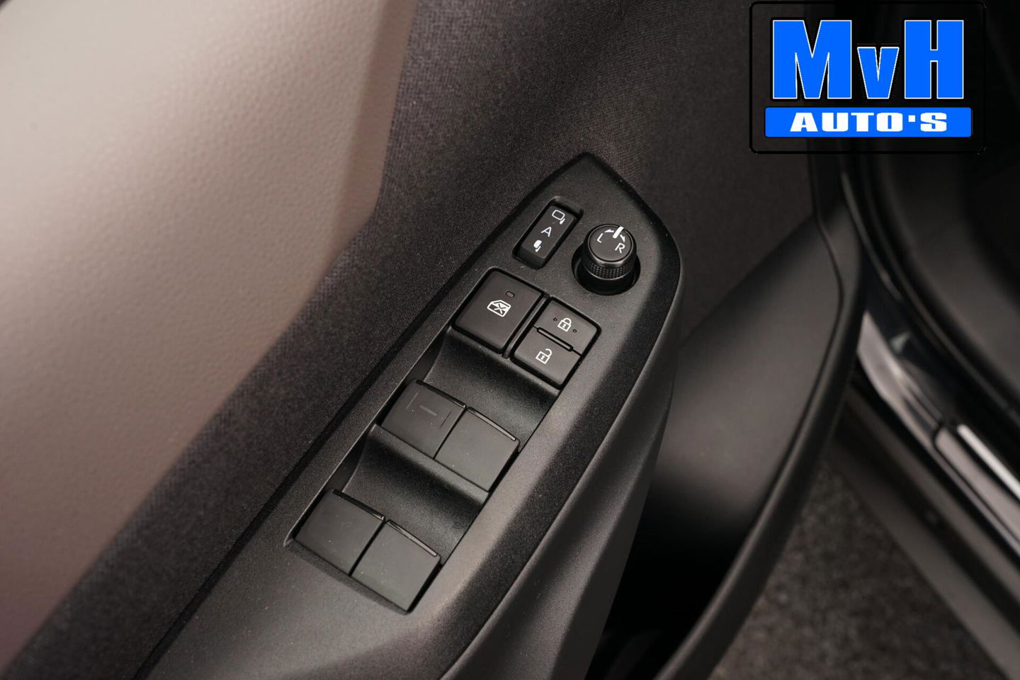 Toyota Yaris Cross 1.5 Hybrid 130 Executive|STUUR/STOELVERWARMING