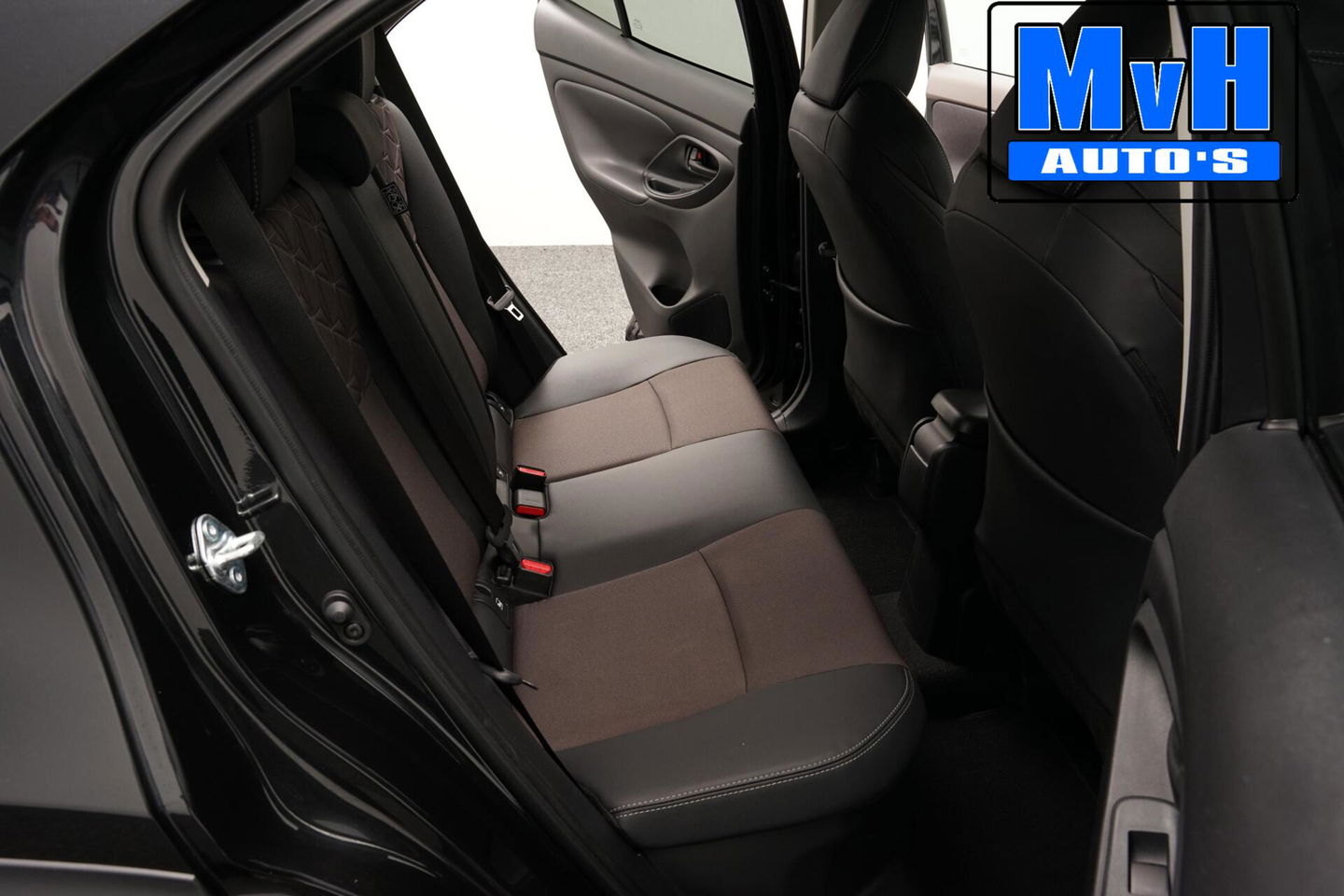 Toyota Yaris Cross 1.5 Hybrid 130 Executive|STUUR/STOELVERWARMING