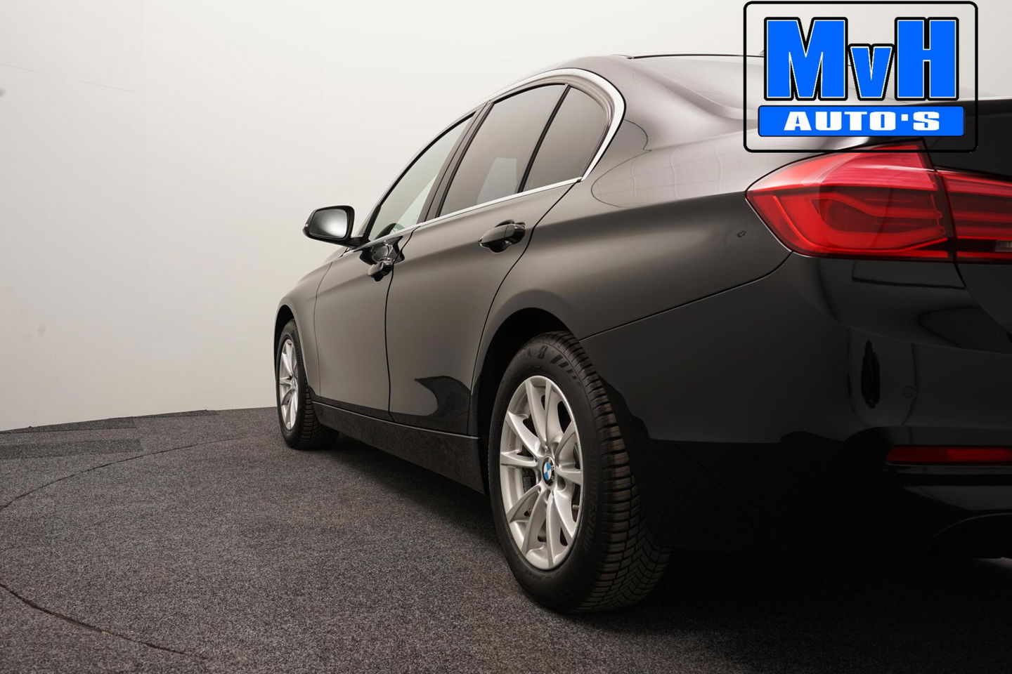 BMW 3 Serie 320i Centennial High Executive|LEER|LED|ORG.NL