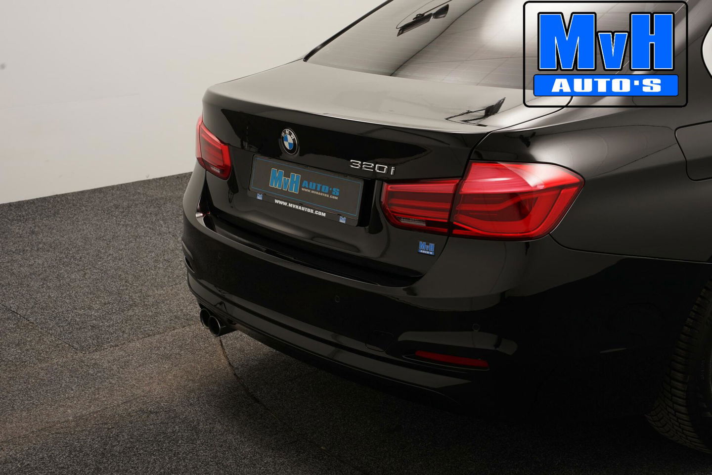 BMW 3 Serie 320i Centennial High Executive|LEER|LED|ORG.NL