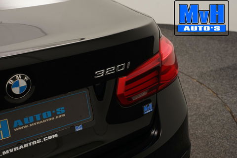 BMW 3 Serie 320i Centennial High Executive|LEER|LED|ORG.NL