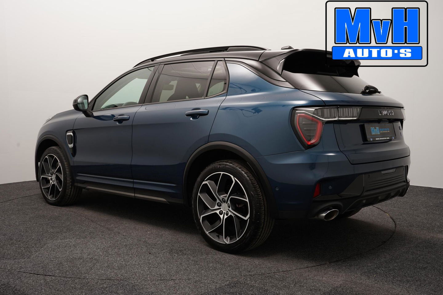 Lynk & Co 01 1.5 Hybride|FULL BLACK|LEER|PANO|360°CAM|NAP