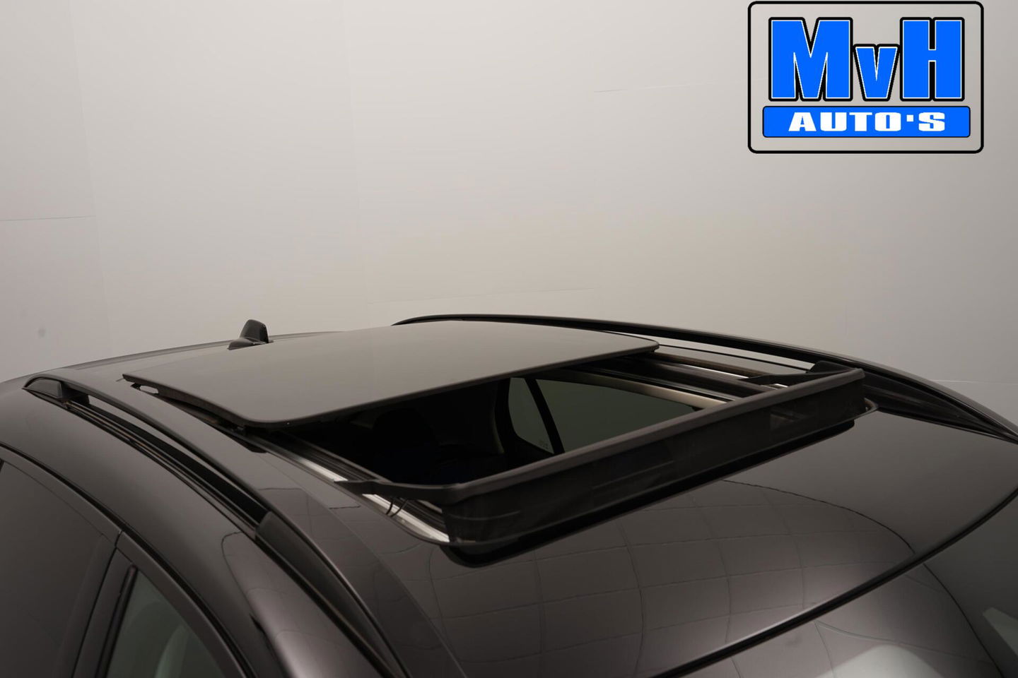 Lynk & Co 01 1.5 Hybride|FULL BLACK|LEER|PANO|360°CAM|NAP