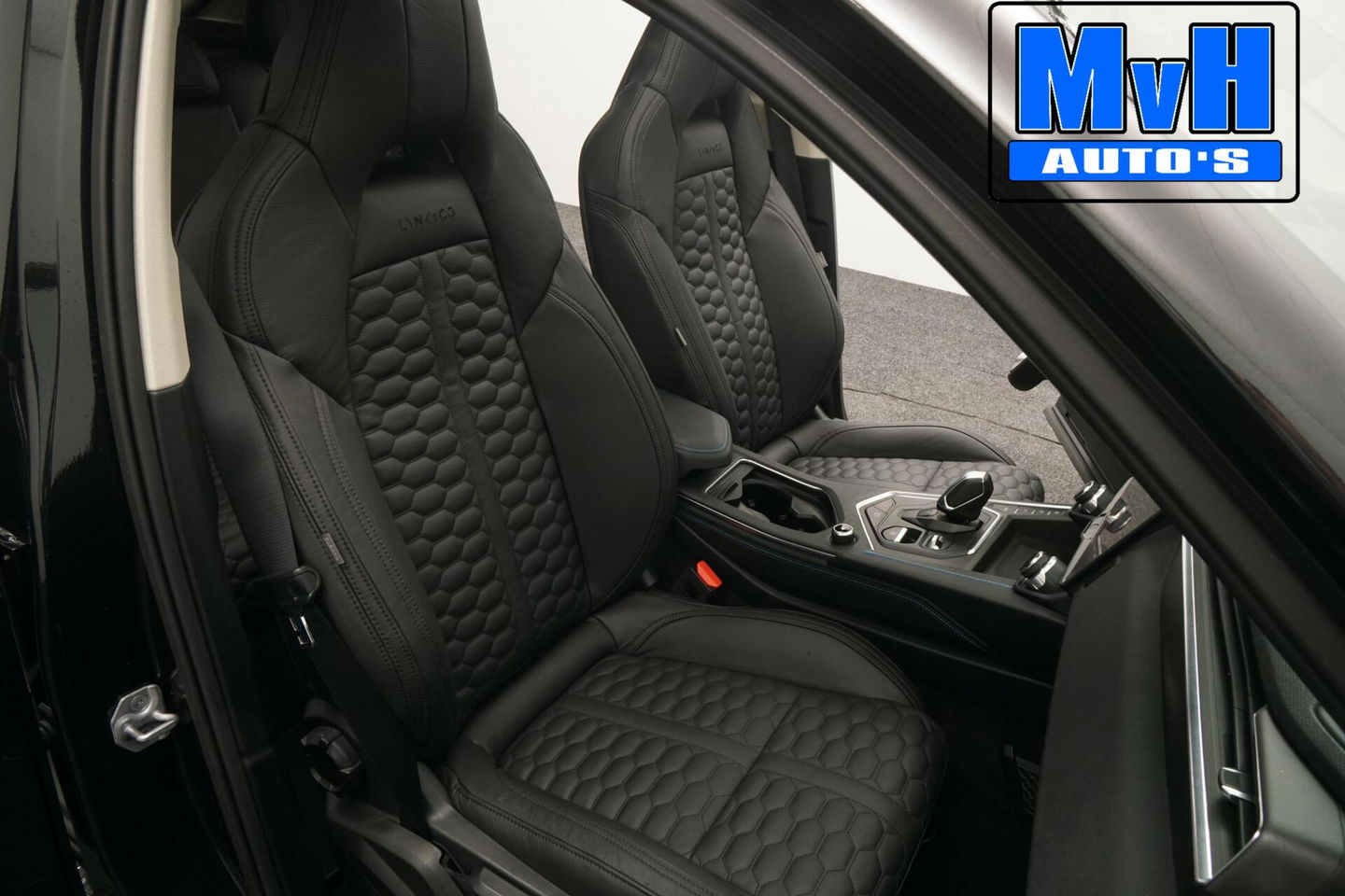 Lynk & Co 01 1.5 Hybride|FULL BLACK|LEER|PANO|360°CAM|NAP