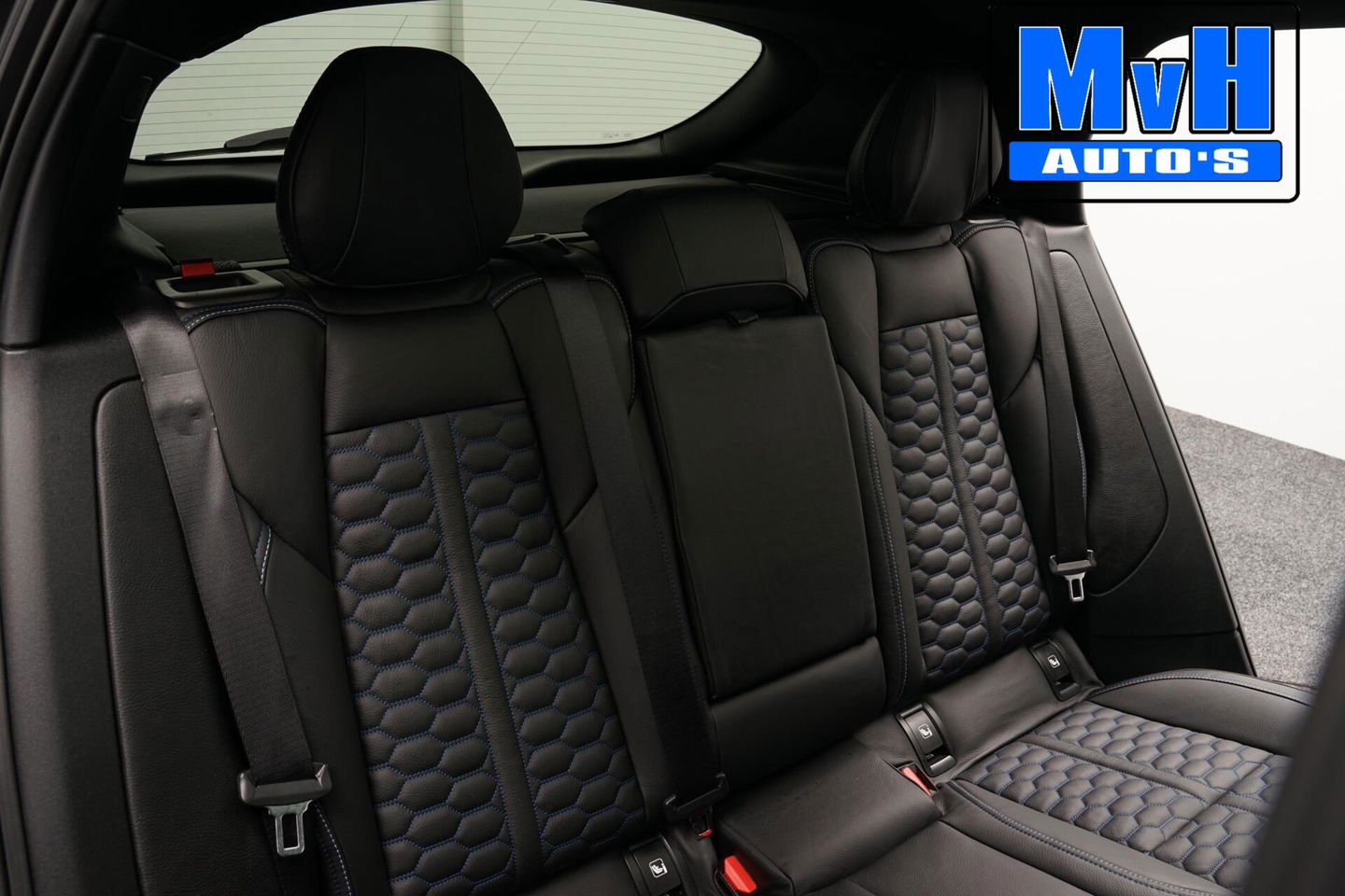 Lynk & Co 01 1.5 Hybride|FULL BLACK XL|ZWARTE.HEMEL|LEER|TREKH