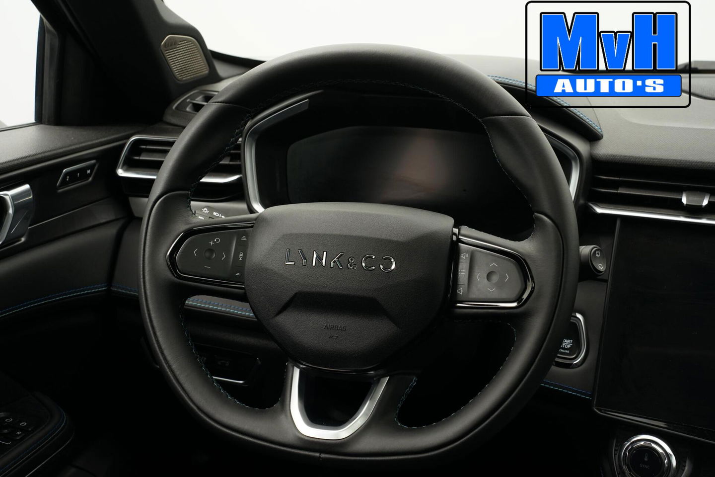 Lynk & Co 01 1.5 Hybride|FULL BLACK XL|ZWARTE.HEMEL|LEER|TREKH