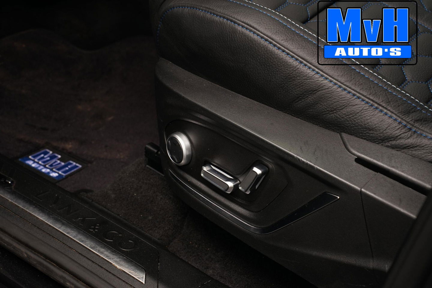 Lynk & Co 01 1.5 Hybride|FULL BLACK XL|ZWARTE.HEMEL|LEER|TREKH