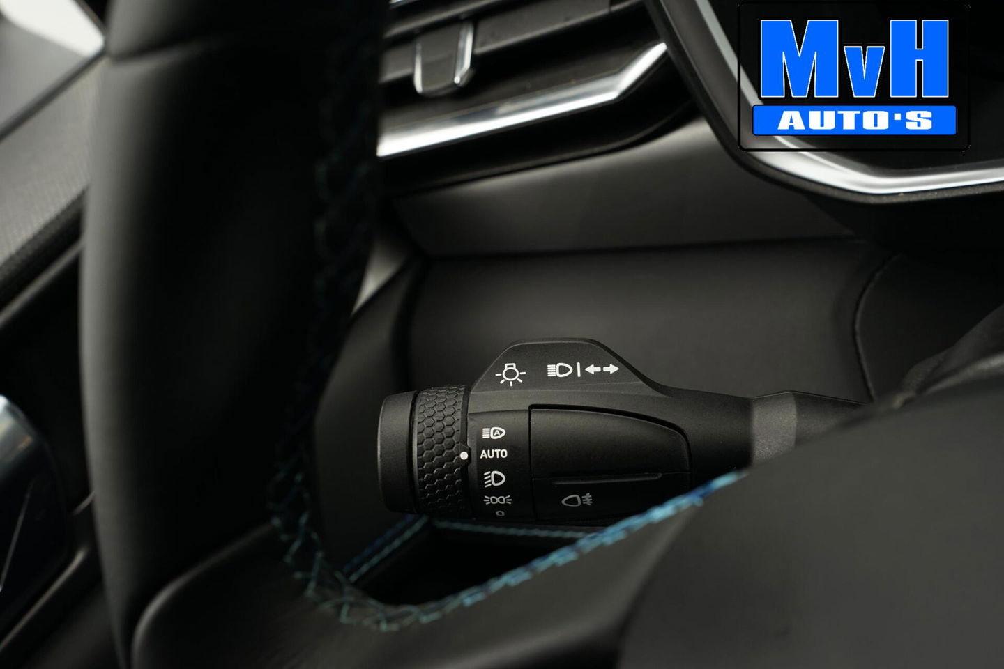 Lynk & Co 01 1.5 Hybride|FULL BLACK XL|ZWARTE.HEMEL|LEER|TREKH