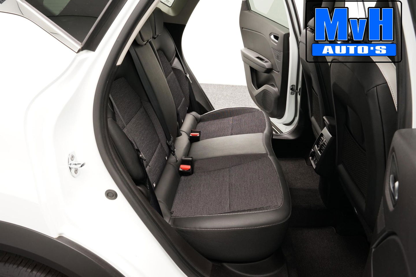 Renault Captur 1.3 TCe 140 Intens|PARELMOER|CAMERA|LED|NAP